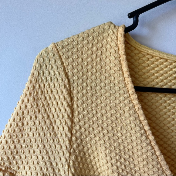 Urban Outfitters Textured Crop Top - Picture 3 of 7